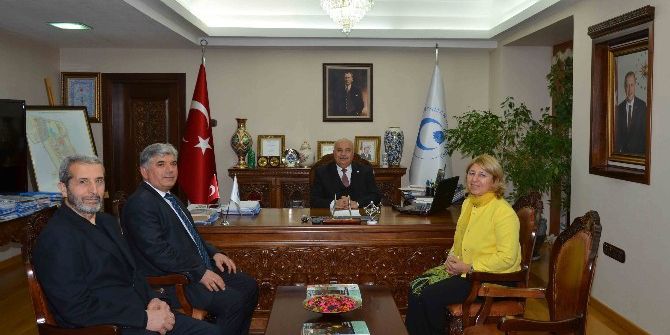 Kadın Hastalıkları Ve Doğum Ana Bilim Dalı Profesörü Prof. Dr. Şimşek Göreve Başladı