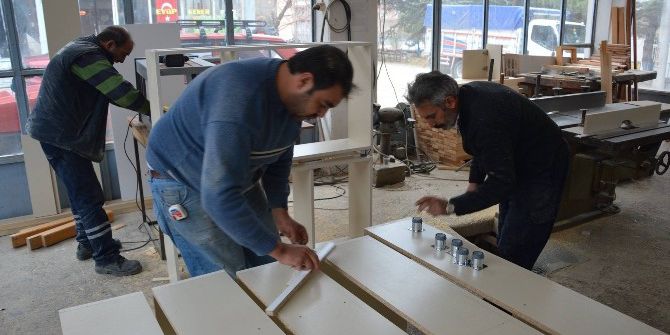 Marangoz Atölyesi Fabrikayı Aratmıyor