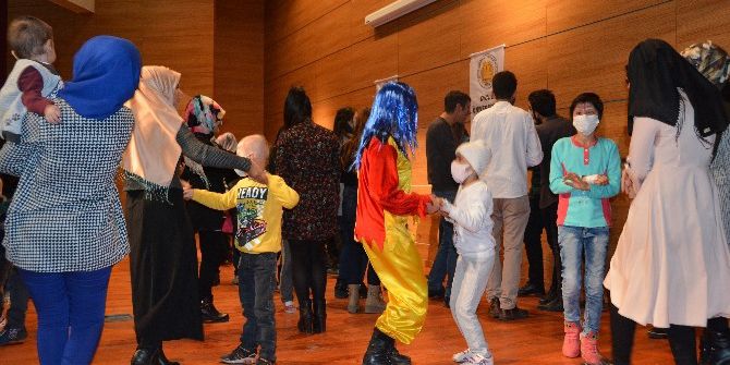 Dü’de Hasta Çocuklara Moral Etkinliği