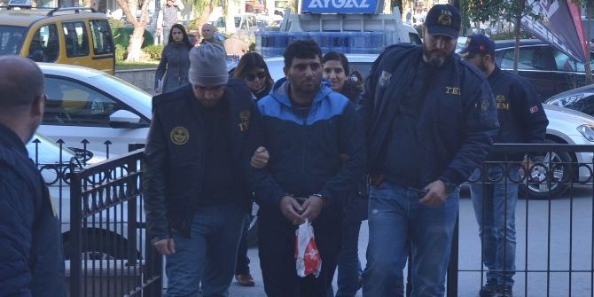 Kuşadası’nda Yakalanan 2’si Kadın 6 Ypg’li Terörist Tutuklandı