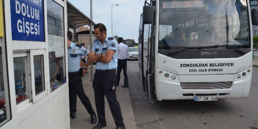 Halk Otobüslerine Ve Bilet Gişesine Giren Hırsızlar Bin Lirayla Kayıplara Karıştı