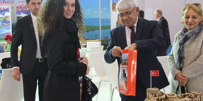 Başkan Karaçanta, Kars’ı Travel Turkey İzmir Turizm Fuar’ında Anlattı