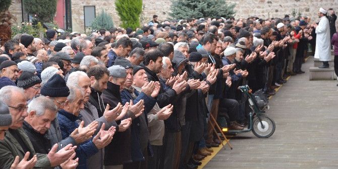 Sinop’ta Halep’te Ölenler İçin Gıyabi Cenaze Namazı