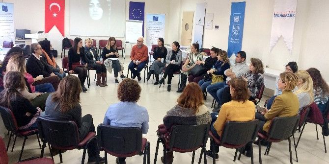 Gaün’lü Kadın Akademisyenler, Kadına Şiddeti Sonlandırmak İçin Başlatılan Kampanyada Buluştu