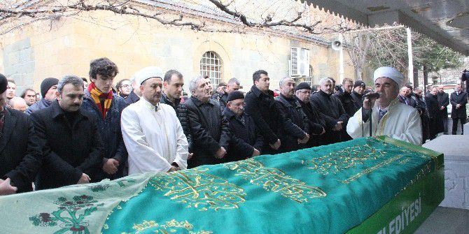 Halep’te Hayatını Kaybedenler İçin Gıyabi Cenaze Namazı