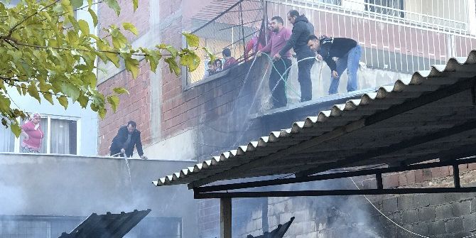 Aydın’da Apartman Sakinleri Yangını Hortumlarla Söndürdü