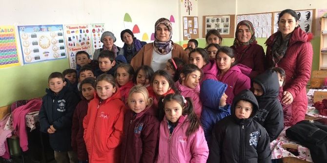 Öğrencilere Giysi Yardımı