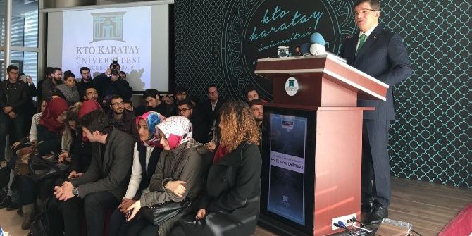 Davutoğlu, Kto Karatay Üniversitesinde Öğrencilerle Buluştu