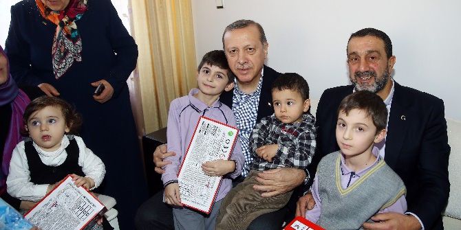 Cumhurbaşkanı Erdoğan’dan 15 Temmuz Şehitlerinin Ailelerine Ziyaret