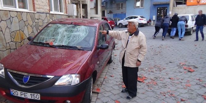 Madde Bağımlısı Genç Mahalleyi Harabeye Çevirdi