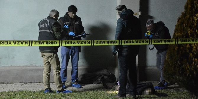 Silahla Bir Kişiyi Yaralayıp İntihar Etti