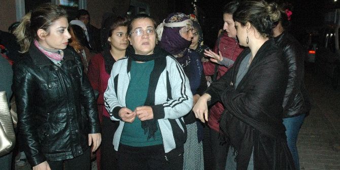 Kadın Platformu Üyeleri Songül Ve Şehriban Cinayetlerini Protesto Etti