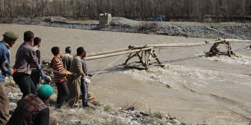 Türkiye’nin İlk Seyyar Köprüsü Yeniden Kuruldu