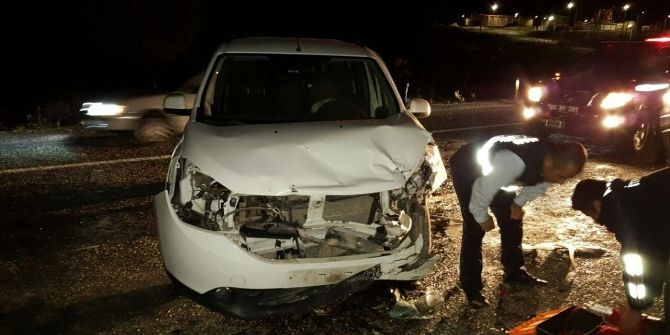 Adıyaman’da İki Otomobil Çarpıştı: 8 Yaralı