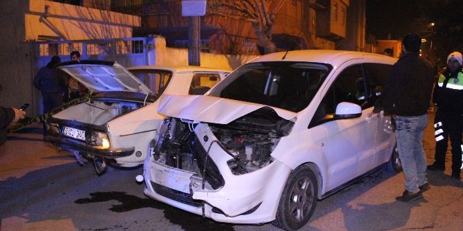 Aranan Şahıs Kendisini Kovalayan Polis Aracıyla Çarpıştı