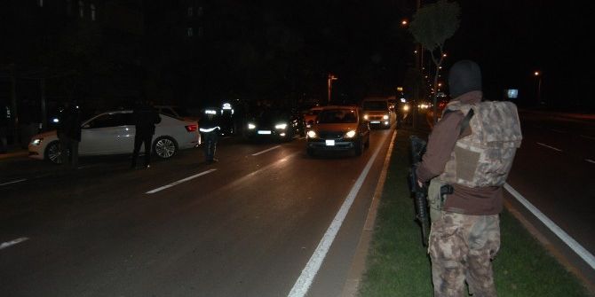 Şanlıurfa’da Yüzlerce Polis 9 Noktada Huzur Türkiye Operasyonu Düzenledi