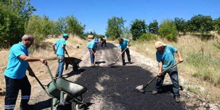Asfalt Ekipleri Demirci’nin En Uzak Mahallelerinde De Çalışıyor
