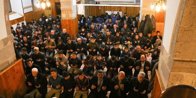 Yahyalı Halep’e Dua İçin Sabah Namazında Buluştu