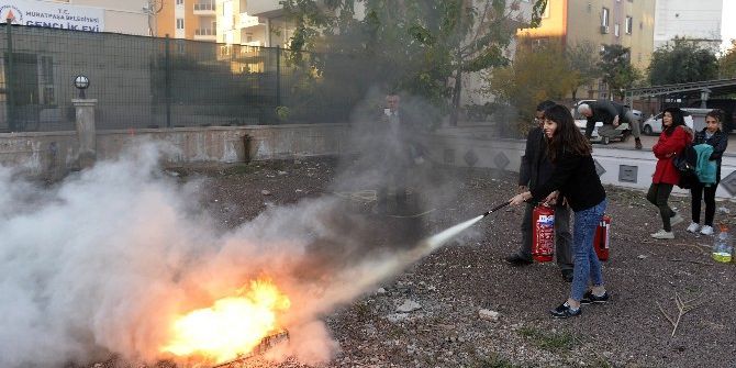 Muratpaşa Gençlik Evi’nde Yangın Tatbikatı