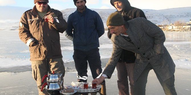 Çıldır Gölü Dondu