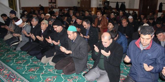 Adıyamanlılar Halep İçin Sabah Namazında Buluştu