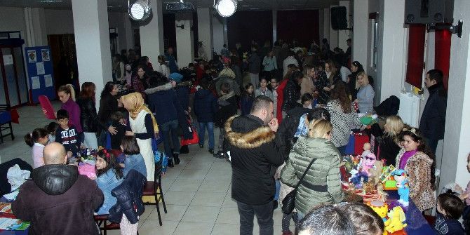 Ted Öğrencilerinden “Eski Oyuncaklarımı Satıyorum Projesi”