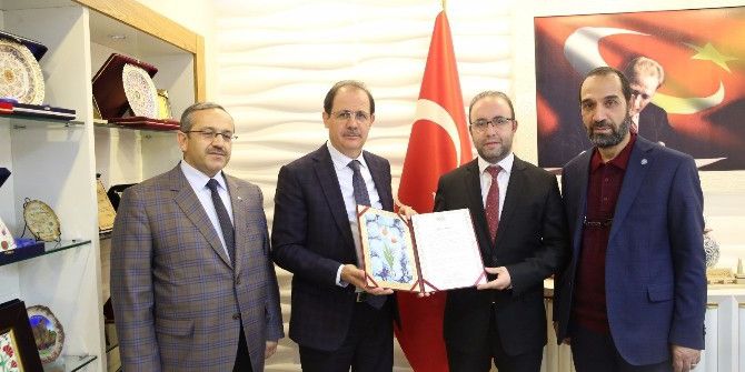 Başarılı Öğrenciler Taçlandı