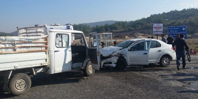 Kamyon Kasasında Yolcular Yola Savruldu: 7 Yaralı