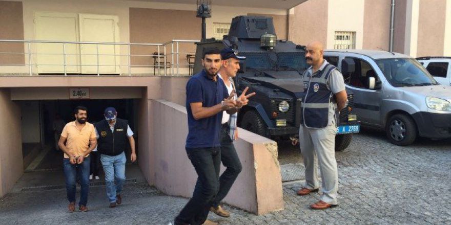 Pkk’nın İzmir’deki Gençlik Yapılanmasına Operasyon