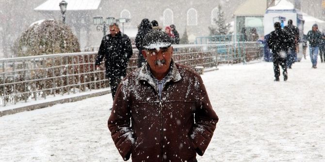 Erzurum’da Kar Yağışı Başladı