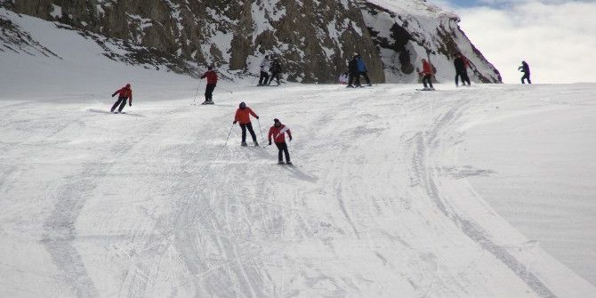Hakkari Kayak Merkezi Sezona Merhaba Dedi