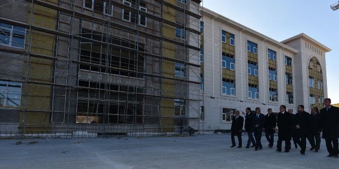 Eski Tarım Ve Köyişleri Bakanı Güçlü Battalgazi’yi Gezdi