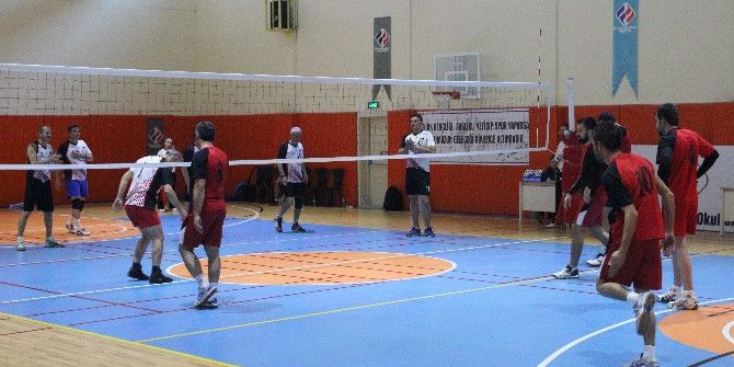 Final Okullarının Düzenlediği Kurumlar Arası Voleybol Turnuvası Sona Erdi