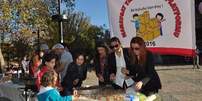 Manavgat’ta Şehitler İçin Lokma Tatlısı Dağıtıldı