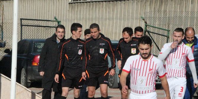 Maçın Gözlemcisi Karşılaşmaya 5 Dakika Kala Geldi