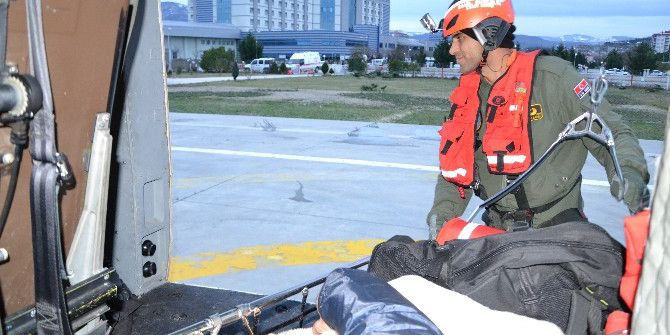 Yaralı Mürettebat İçin Sahil Güvenlik Helikopter Görevlendirdi