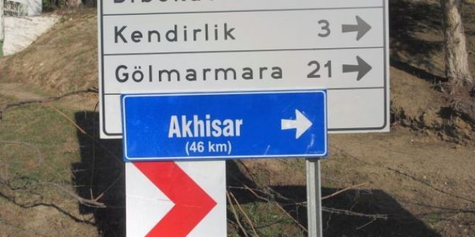Ahmetli’de Yön Ve Trafik Levhaları Yerleştirildi