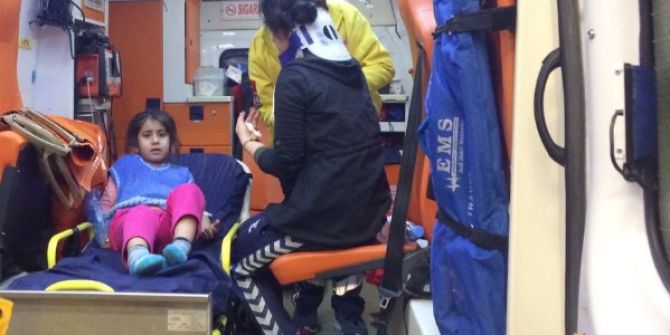 Otomobiller Çarpıştı: 3 Yaralı