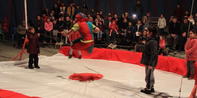 Türkiye’nin İlk Sirkinden Edremit’te Muhteşem Bir Gösteri