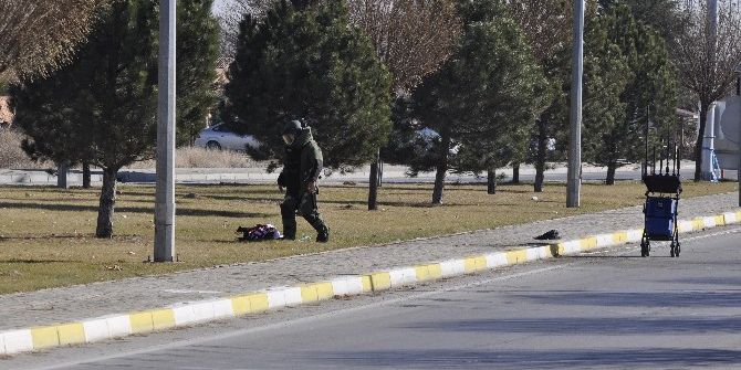 Polisten Kaçan Kadının Çantası Fünye İle Patlatıldı