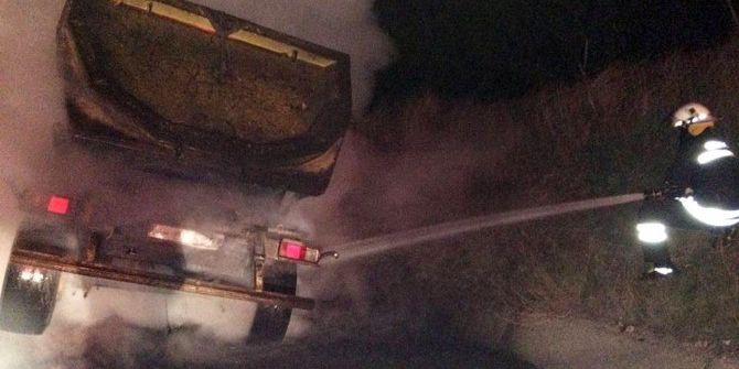 Tır Alev Alev Yandı