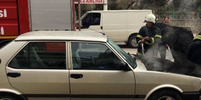 Otomobil Yangını Korkuttu