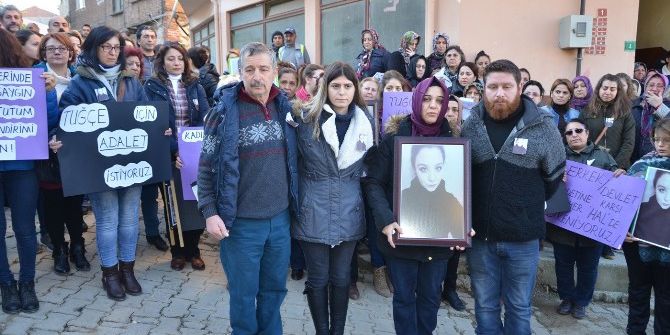 Tuğçe Öldürüldüğü Yerde Anıldı