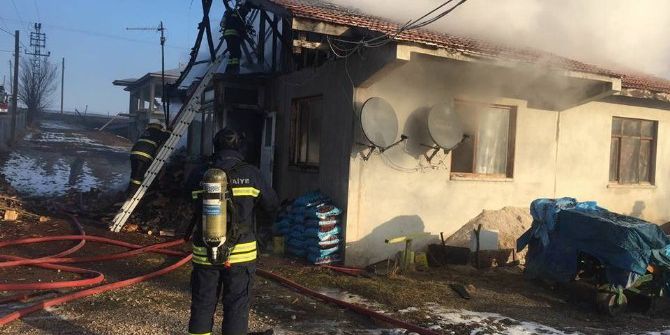 Bolu’da Tek Katlı Ev Küle Döndü