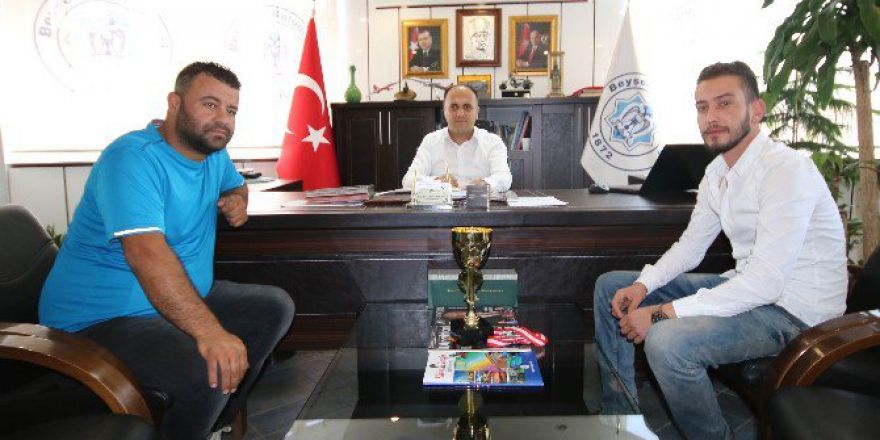 Patlak Lastikle Yarıştı, Kupanın Sahibi Oldu