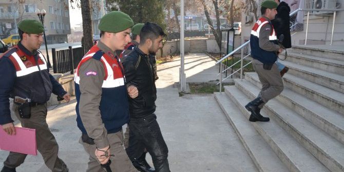 Cinayet Zanlısı Sınırı Geçerken Kıskıvrak Yakalandı