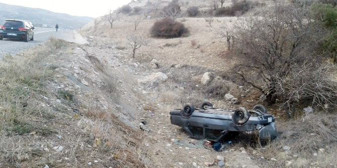 Adıyaman’da Otomobil Şarampole Yuvarlandı: 4 Yaralı