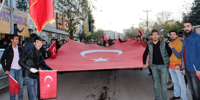 Adıyaman’da Binlerce Vatandaş Teröre Lanet Yürüyüşü Yaptı