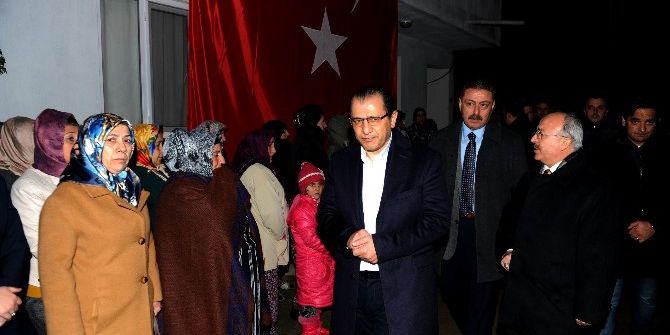 Kandil Gecesi Şehit Oğullarının Taziyesini Kabul Ettiler