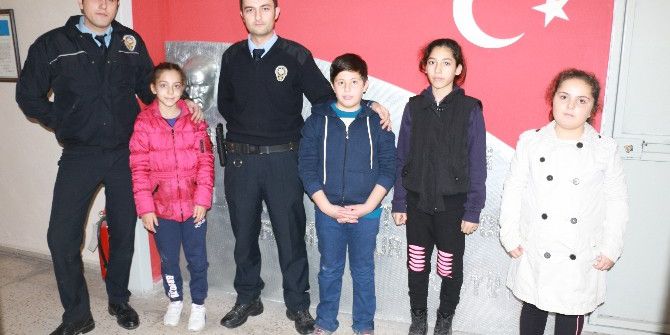 Kırkalı Minik Çocuklardan Polis Noktasına Destek Ziyareti